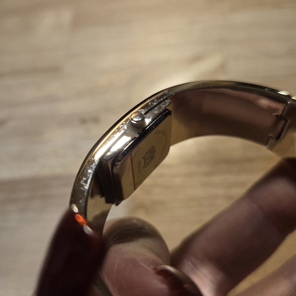 Beautiful women's bangle watch with abalone, onyx and mother of pearl - Picture 8 of 8